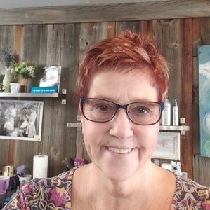 Meet your Posher, Debra